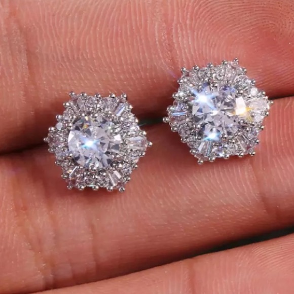 18K white gold plated hexagon earrings - Picture 3 of 5